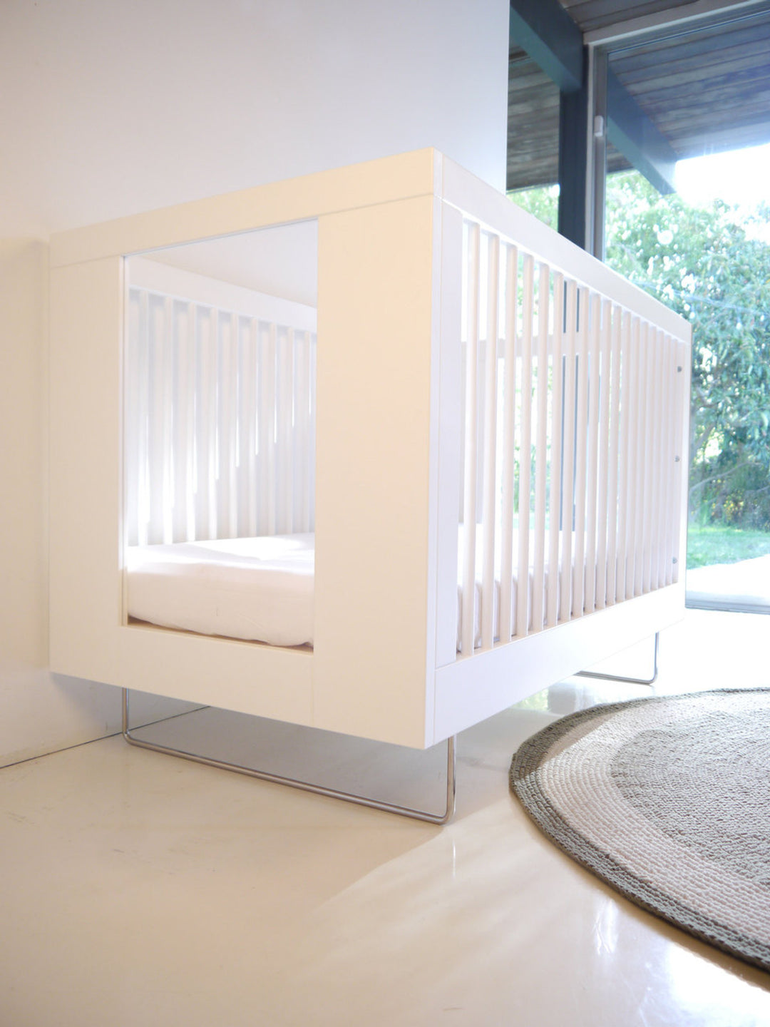 Spot on Square - Alto Crib image 3
