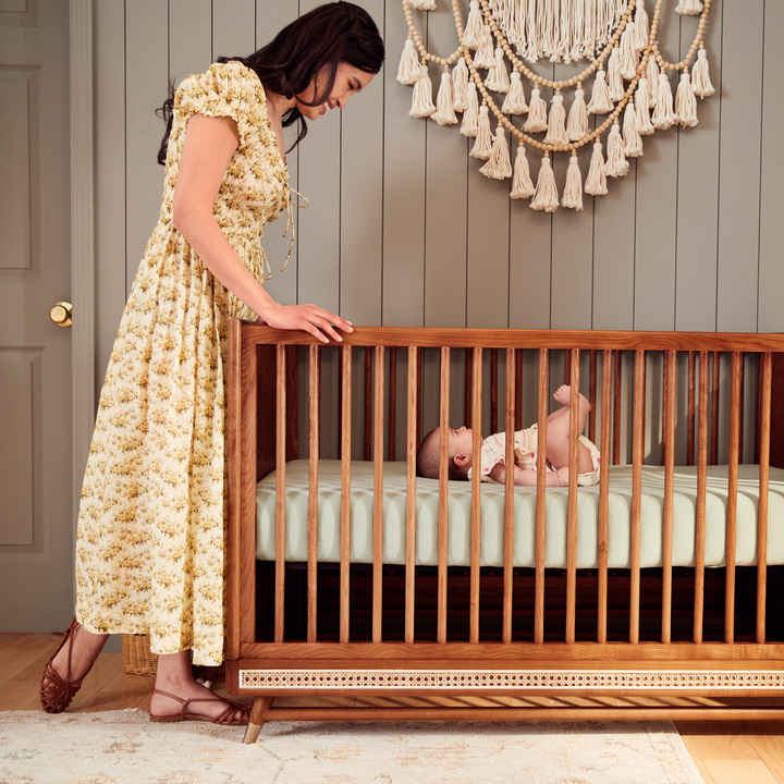 Maxi Cosi Everheart 4-in-1 Convertible Crib with Toddler Bed/Daybed Conversion Kit