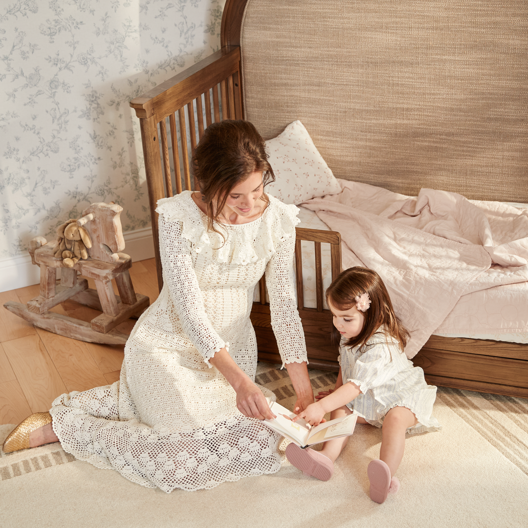 Maxi Cosi Quiet Luxury 6-in-1 Convertible Crib with Toddler Bed/Daybed Conversion Kit